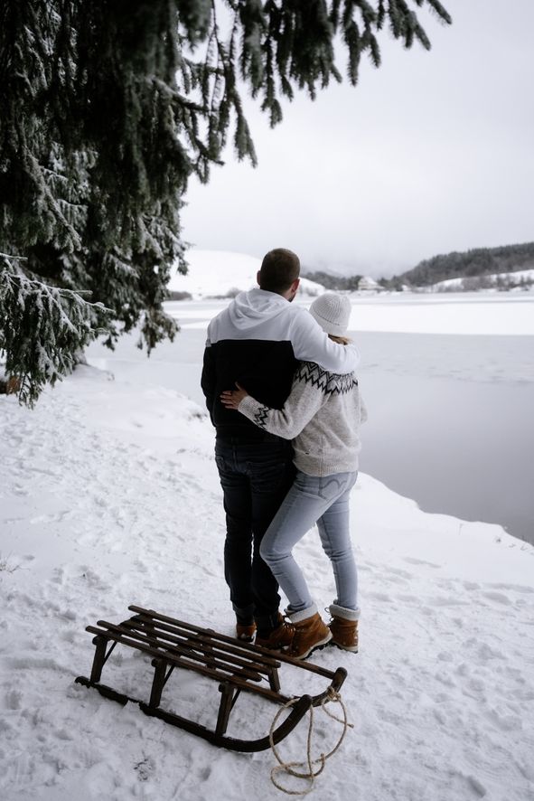 Couple-Annonce-Grossesse-MeganeetFlorian-LacduGuery-LauraSauvagePhotographe-Auvergne-5