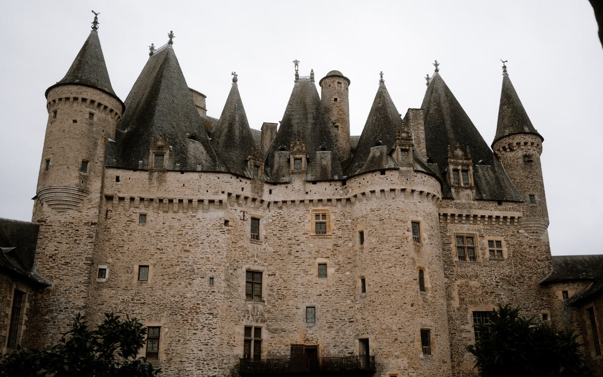 Mariage authentique et lifestyle en Auvergne – Sarah & Jeremy